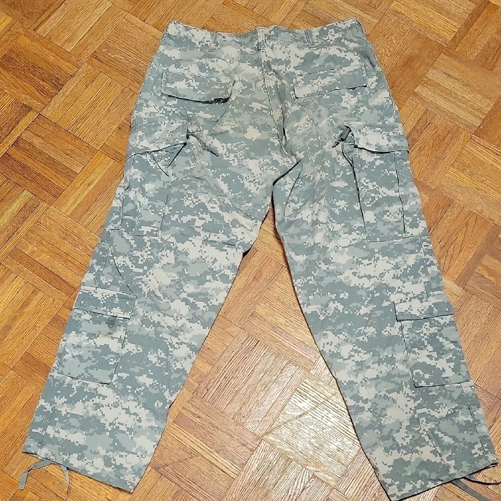Men's Camouflage Army Cargo Trousers & Shorts Size Medium